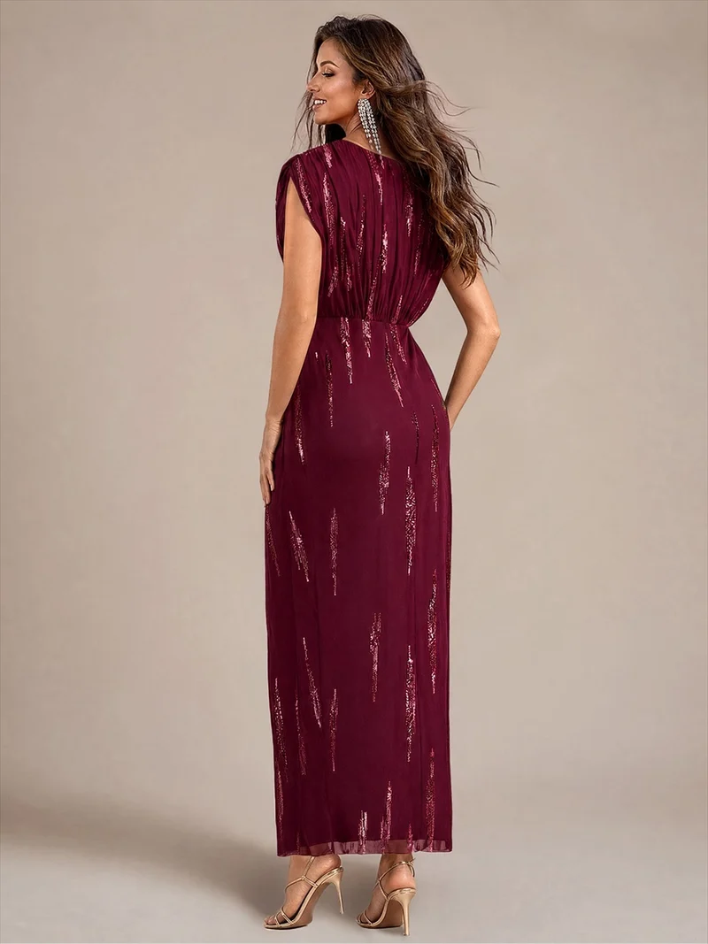 Robe longue en tulle à paillettes avec manches chauve-souris et col V