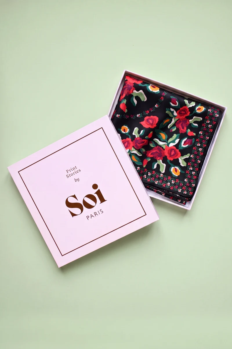 Foulard en soie Rose des Nuits