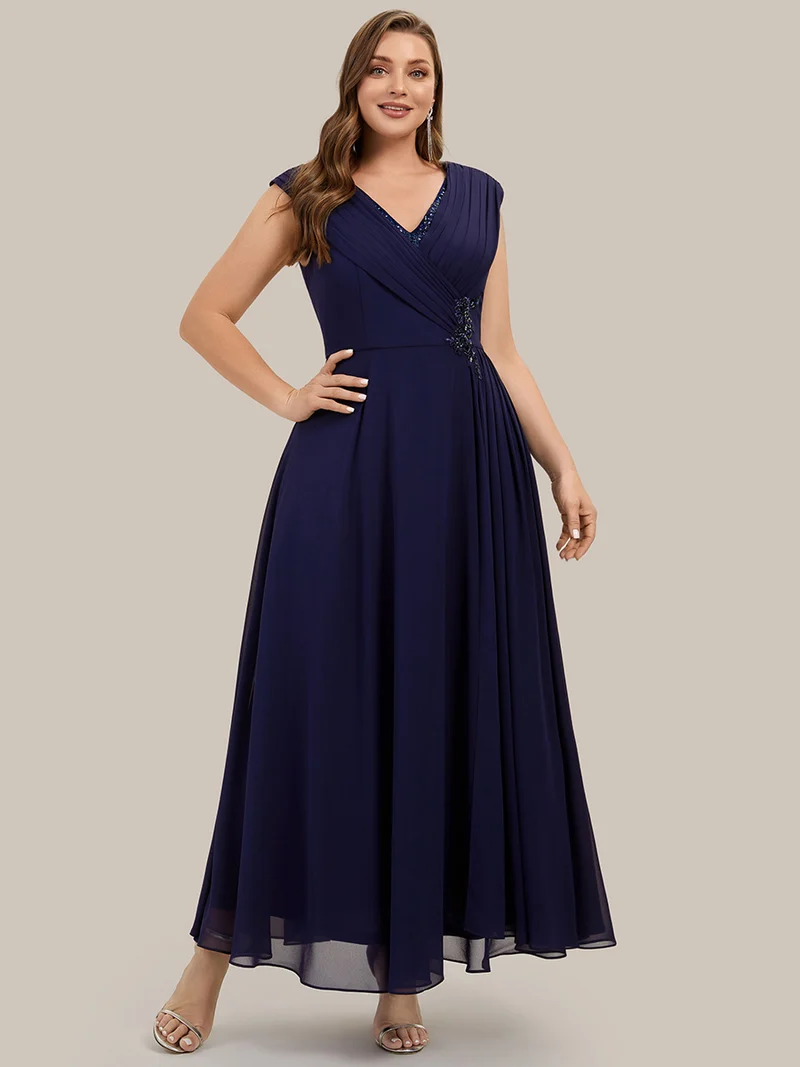 Robe longue en mousseline à appliqué floral, coupe trapèze