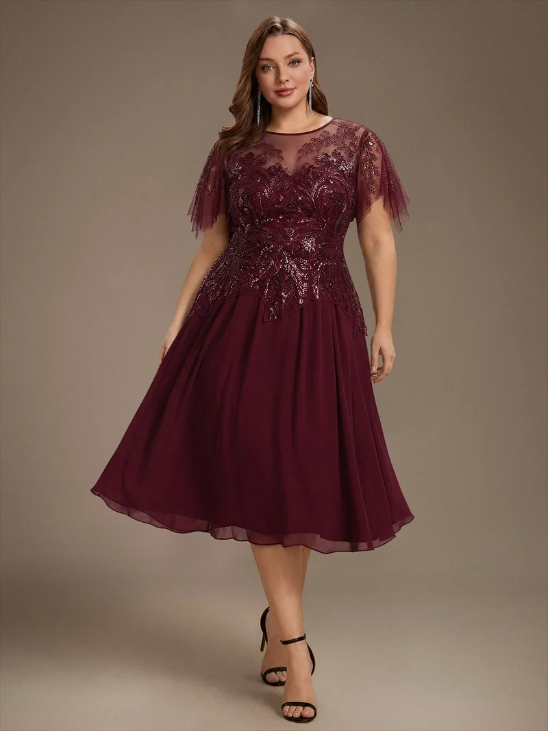Robe midi en tulle ornée de perles et de paillettes, avec manches volantées