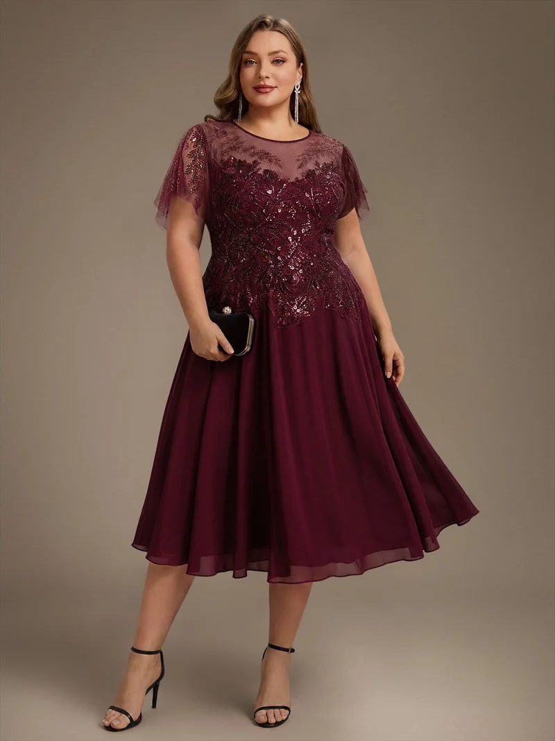 Robe midi en tulle ornée de perles et de paillettes, avec manches volantées