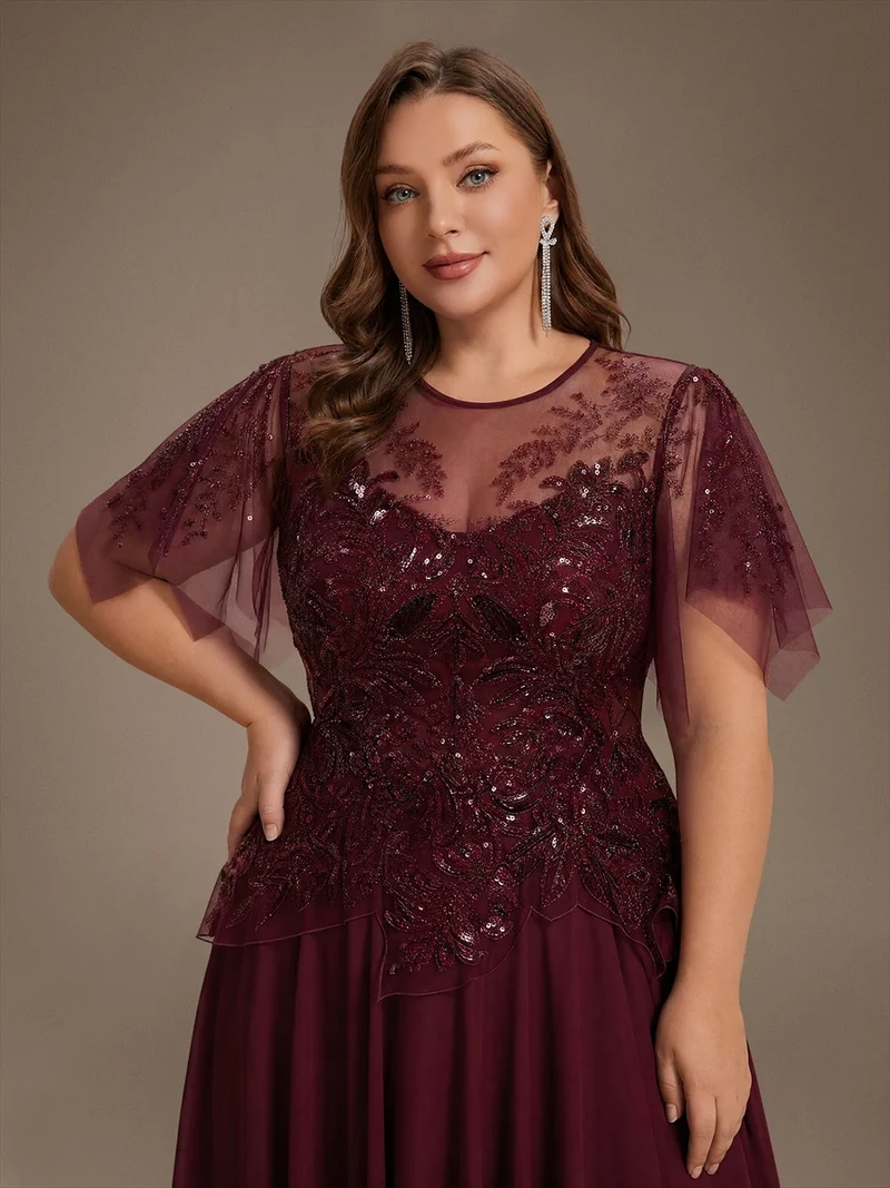 Robe midi en tulle ornée de perles et de paillettes, avec manches volantées