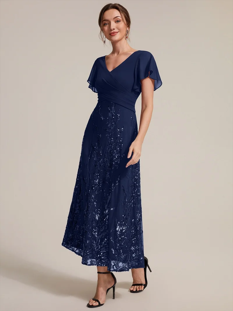 Robe midi en mousseline à paillettes avec col V et manches volantées