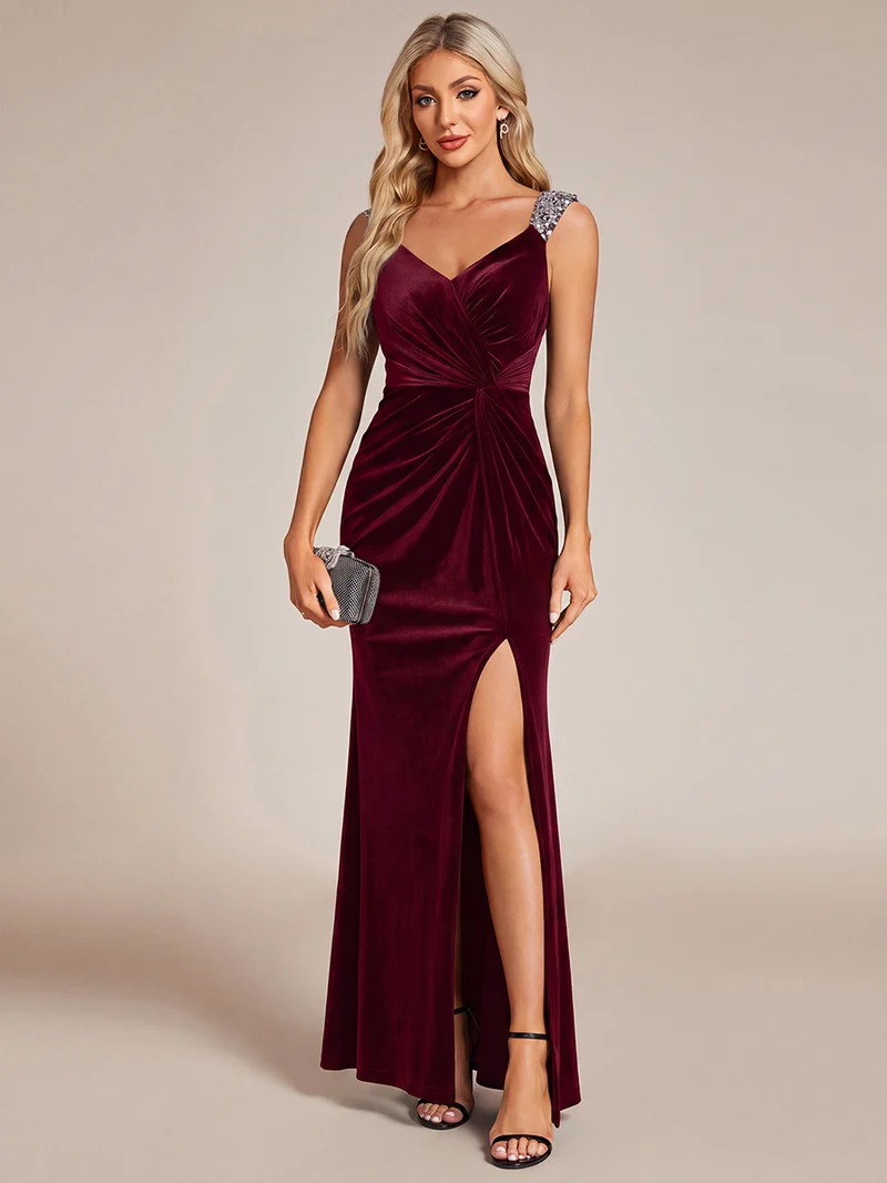 Robe longue glamour en velours avec décolleté V, paillettes et fente