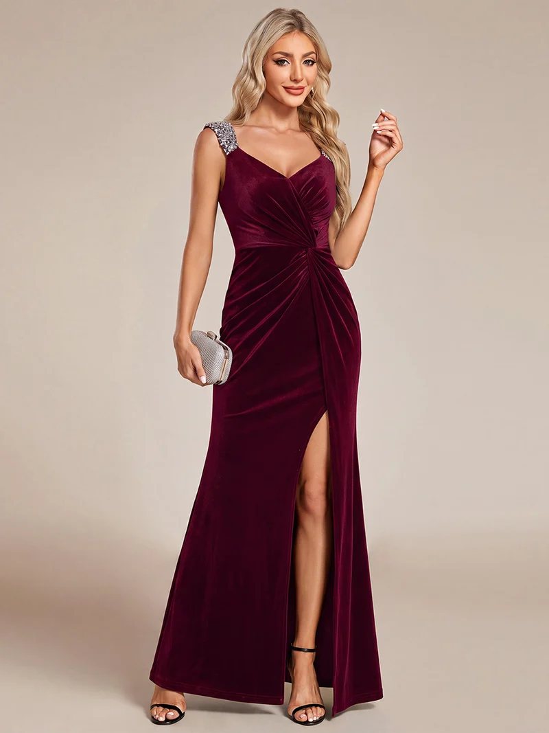 Robe longue glamour en velours avec décolleté V, paillettes et fente