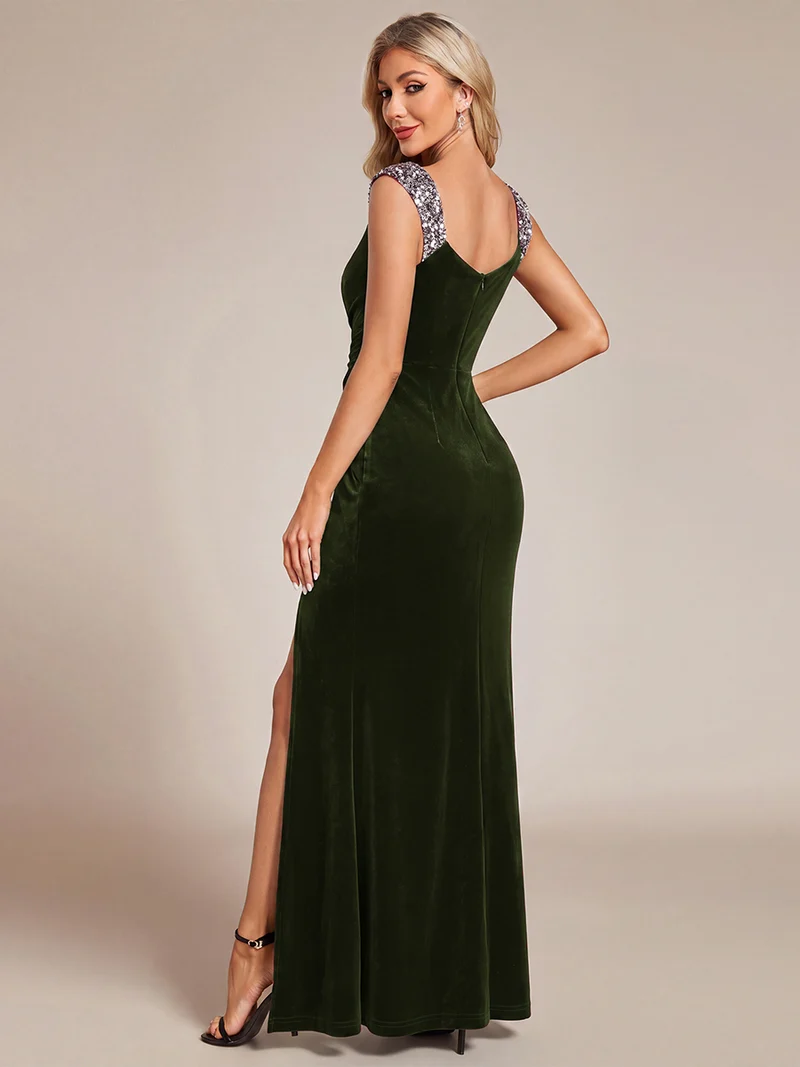 Robe longue glamour en velours avec décolleté V, paillettes et fente