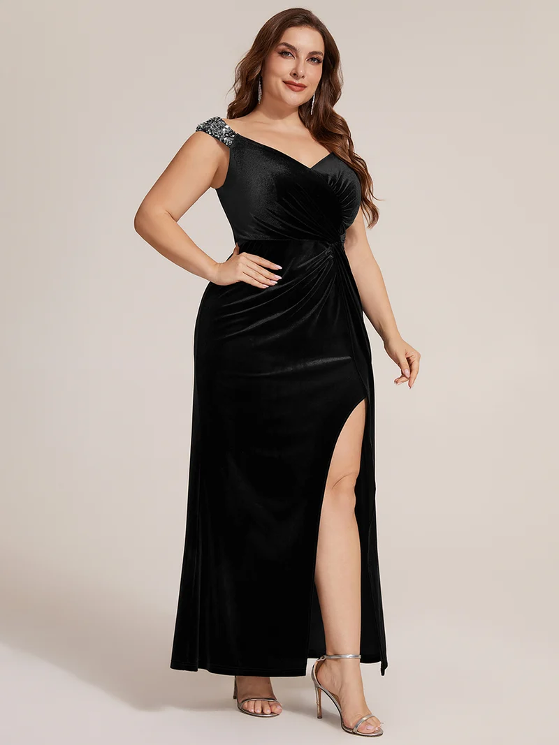 Robe longue glamour en velours avec décolleté V, paillettes et fente