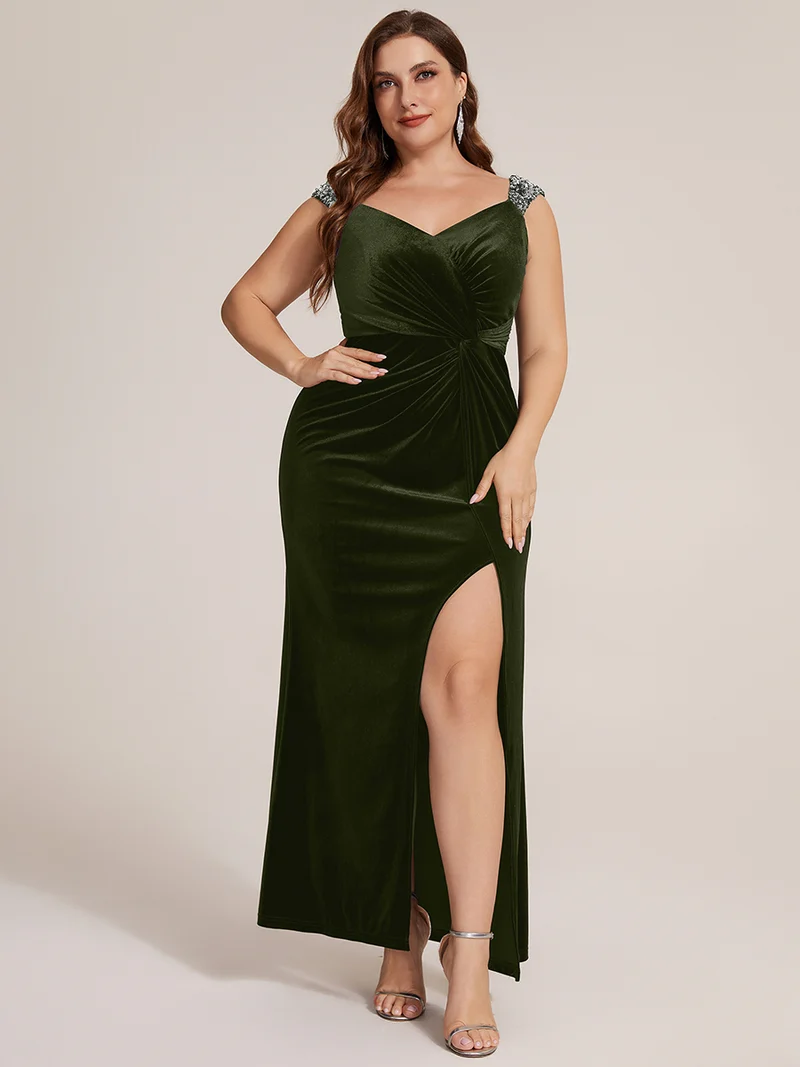 Robe longue glamour en velours avec décolleté V, paillettes et fente