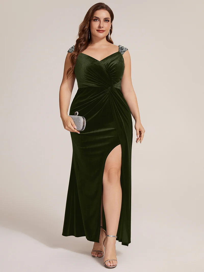 Robe longue glamour en velours avec décolleté V, paillettes et fente