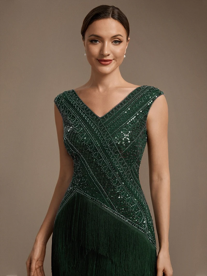 Robe de cocktail glamour en tulle à décolleté V, sequins et perles