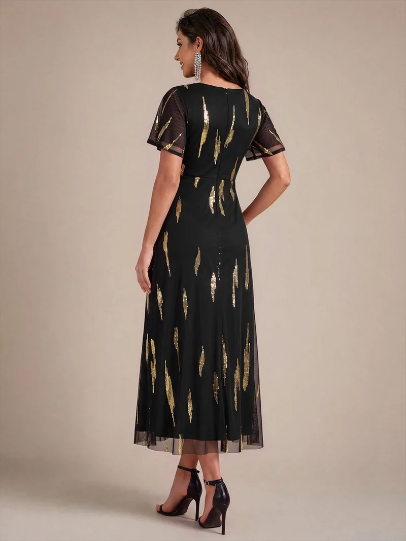 Robe en tulle à sequins longueur thé, col V et manches volantées