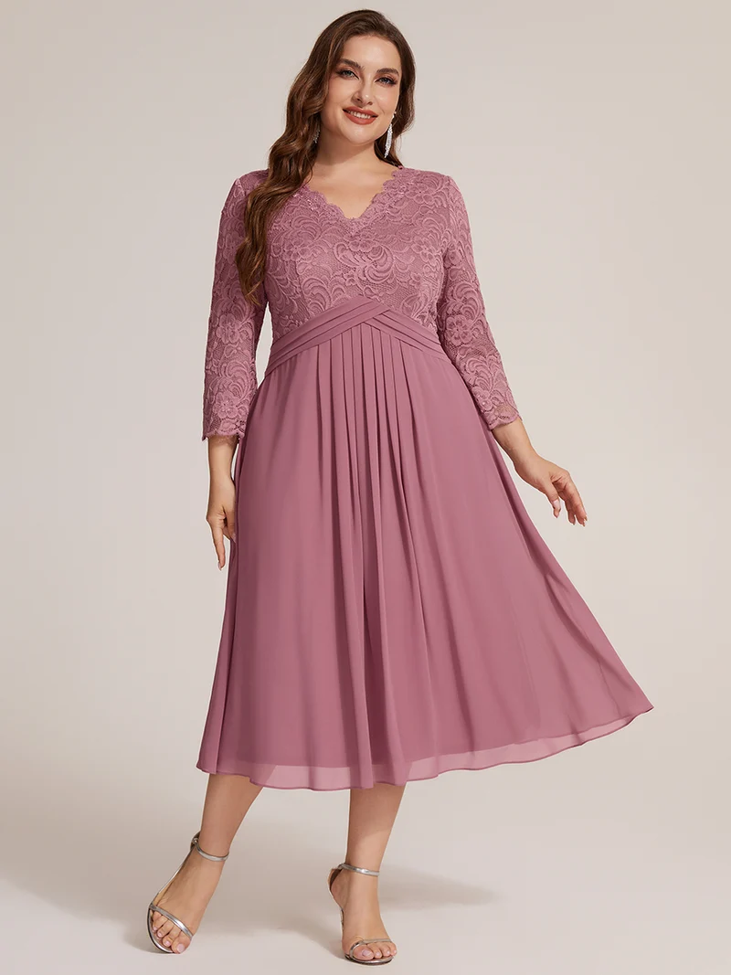 Robe midi en dentelle à col V et manches 3/4