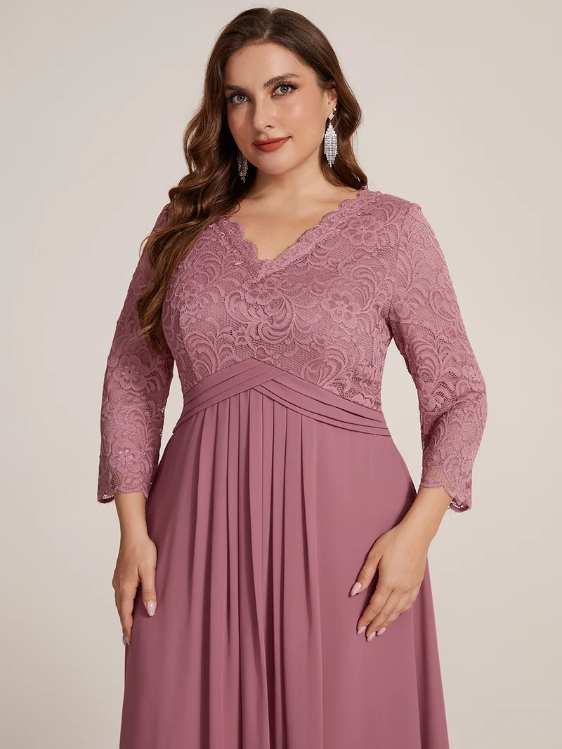 Robe midi en dentelle à col V et manches 3/4