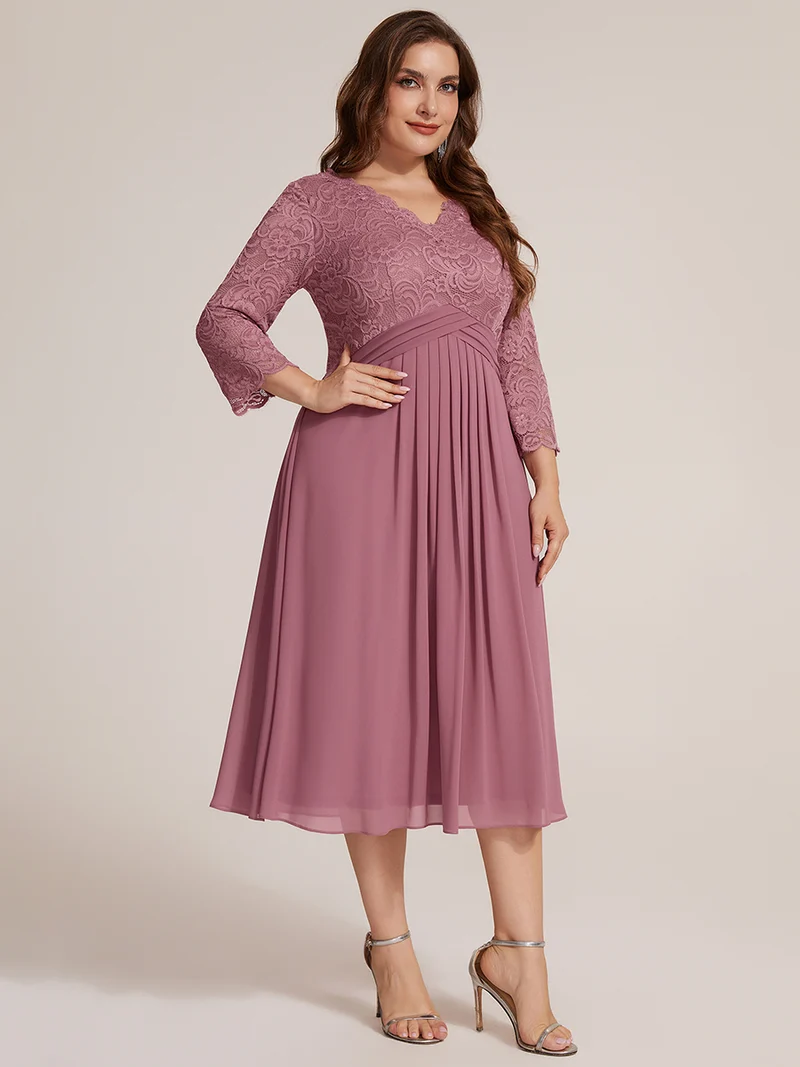 Robe midi en dentelle à col V et manches 3/4