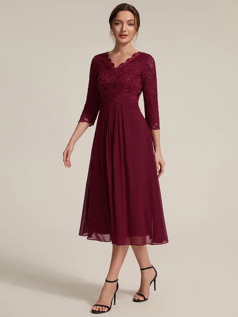Robe midi en dentelle à col V et manches 3/4