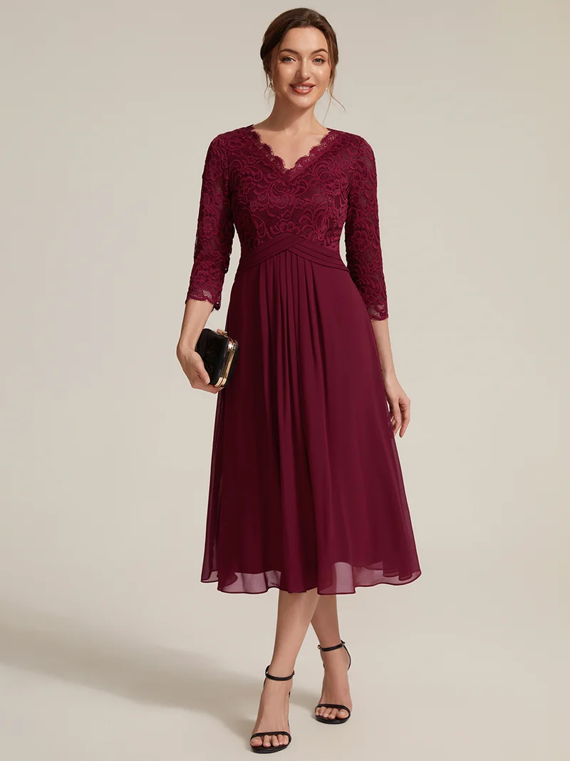 Robe midi en dentelle à col V et manches 3/4