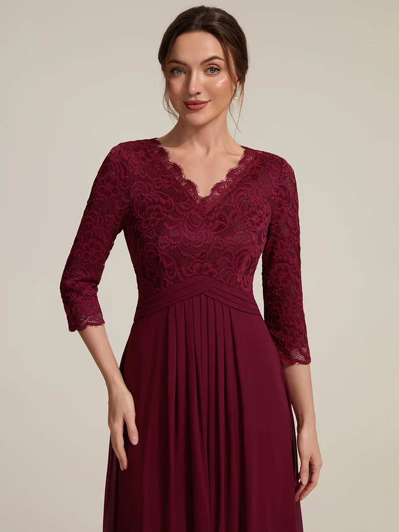 Robe midi en dentelle à col V et manches 3/4