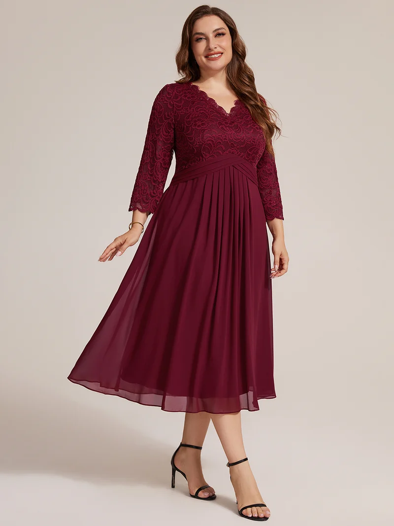 Robe midi en dentelle à col V et manches 3/4