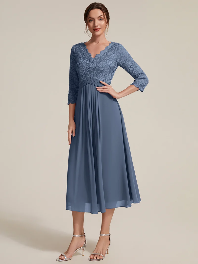 Robe midi en dentelle à col V et manches 3/4