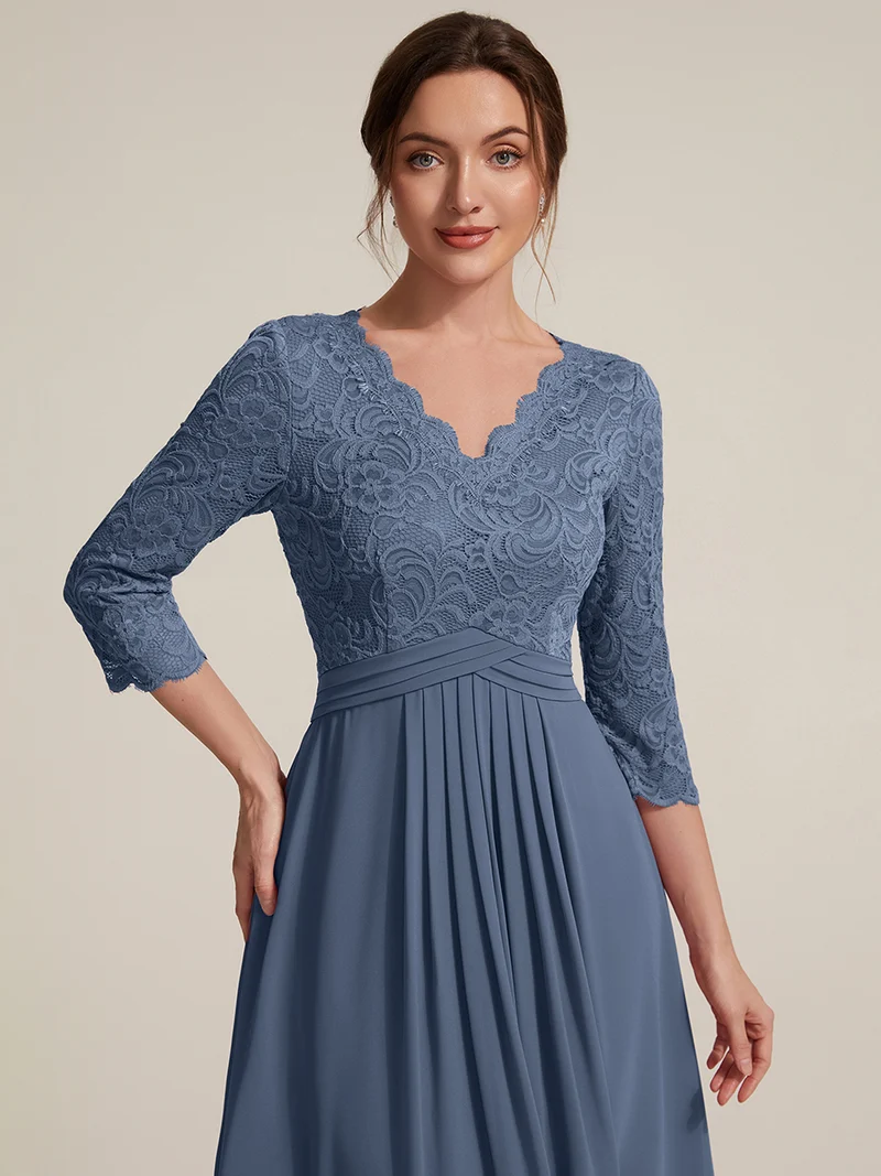 Robe midi en dentelle à col V et manches 3/4