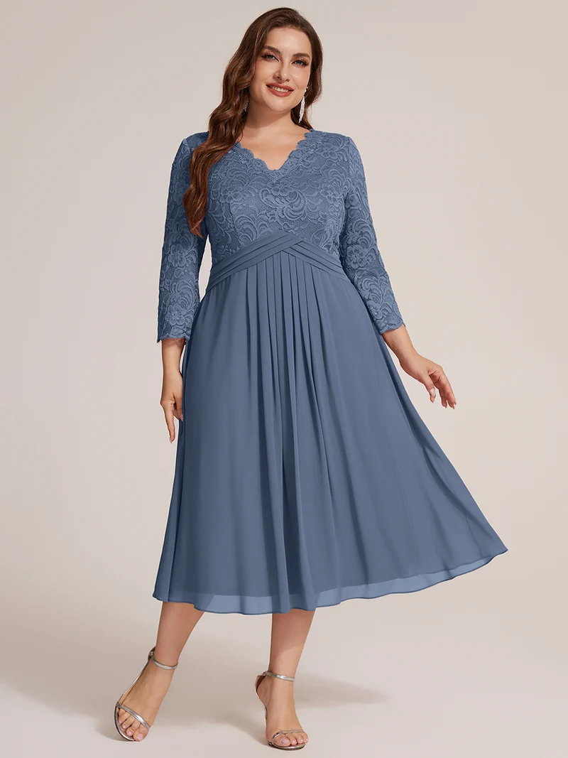 Robe midi en dentelle à col V et manches 3/4