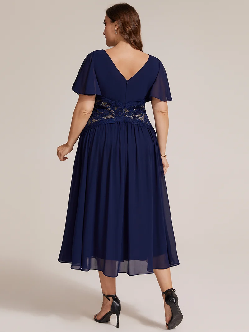 Robe midi en mousseline avec dentelle et manches volantées