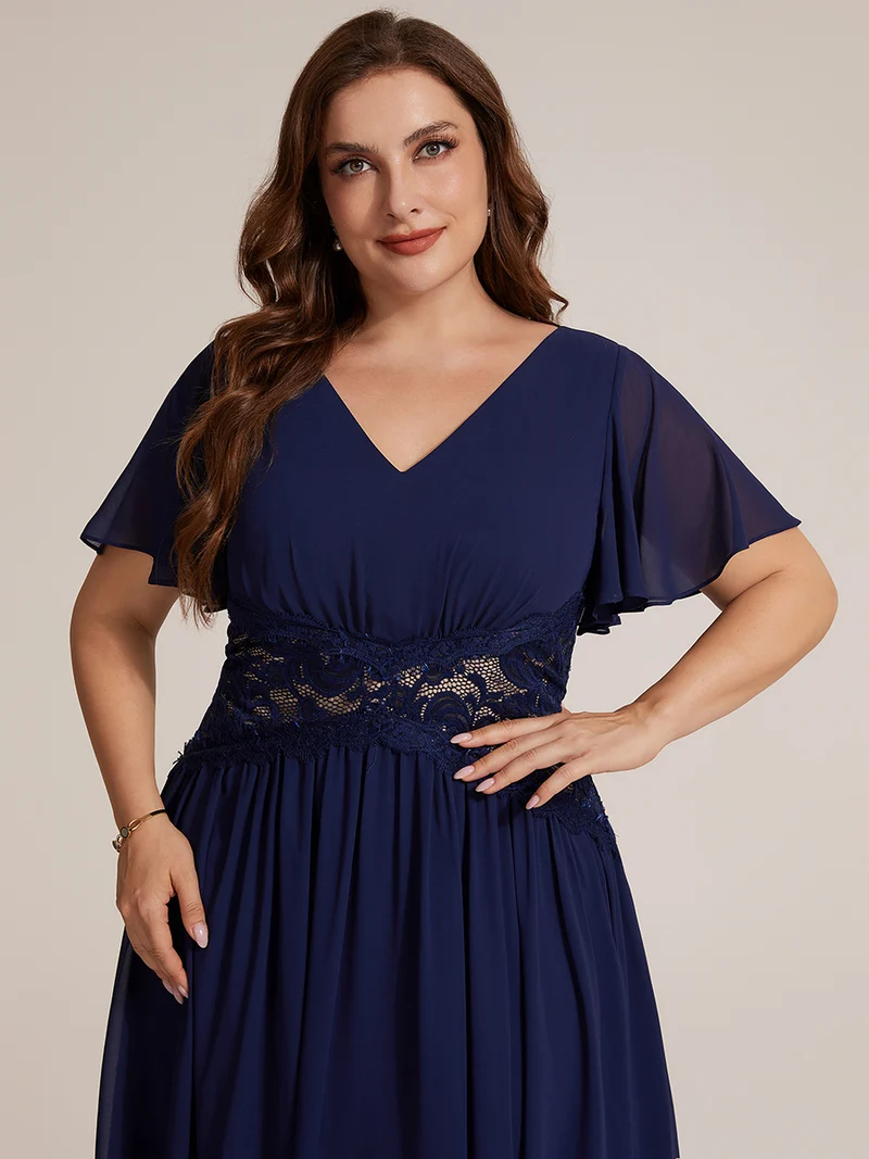 Robe midi en mousseline avec dentelle et manches volantées