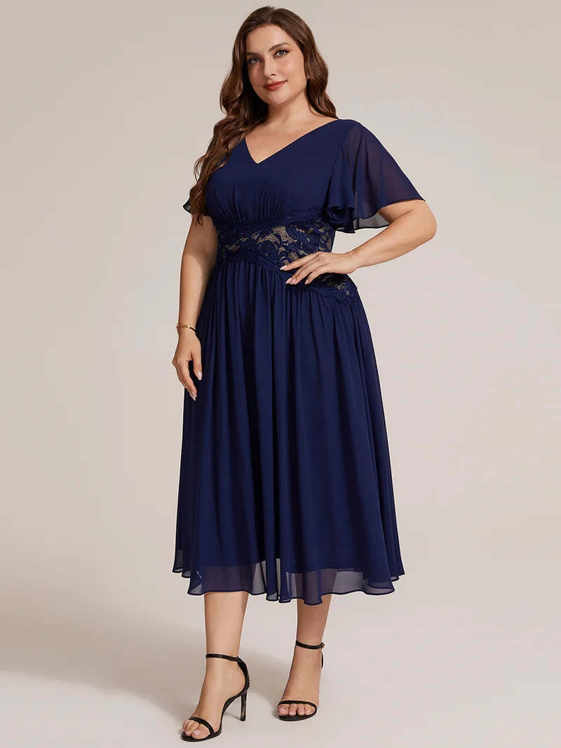 Robe midi en mousseline avec dentelle et manches volantées