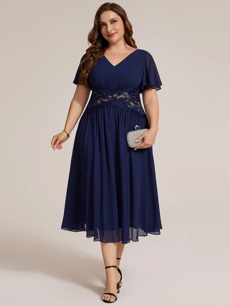 Robe midi en mousseline avec dentelle et manches volantées