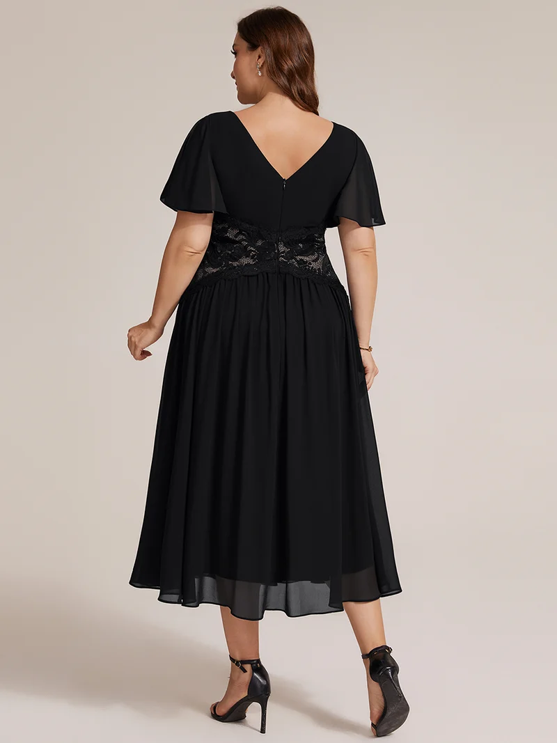 Robe midi en mousseline avec dentelle et manches volantées
