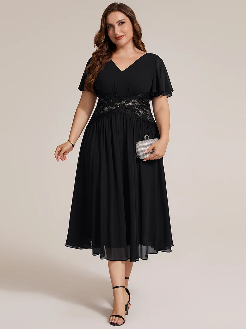 Robe midi en mousseline avec dentelle et manches volantées