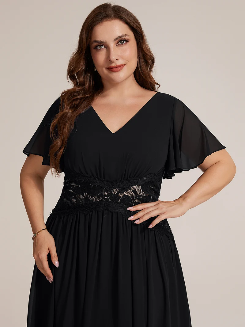 Robe midi en mousseline avec dentelle et manches volantées