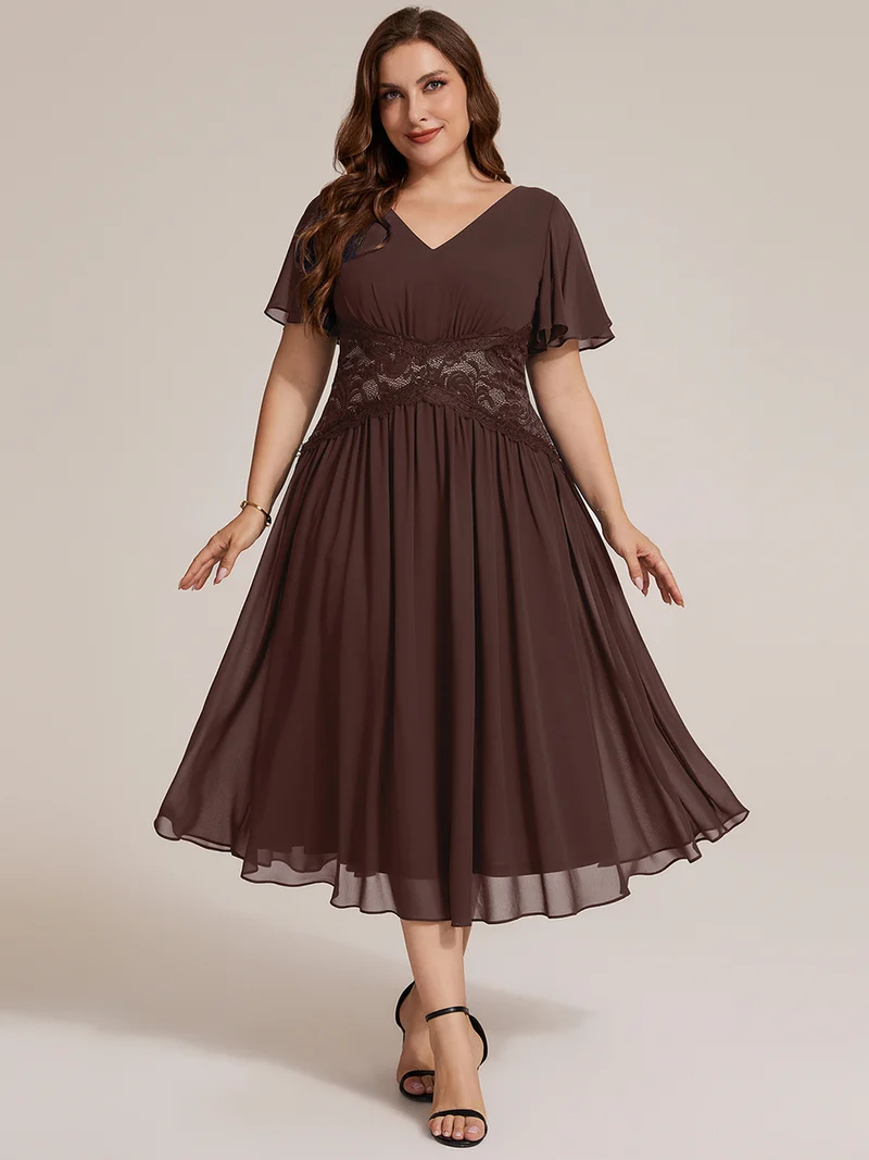 Robe midi en mousseline avec dentelle et manches volantées