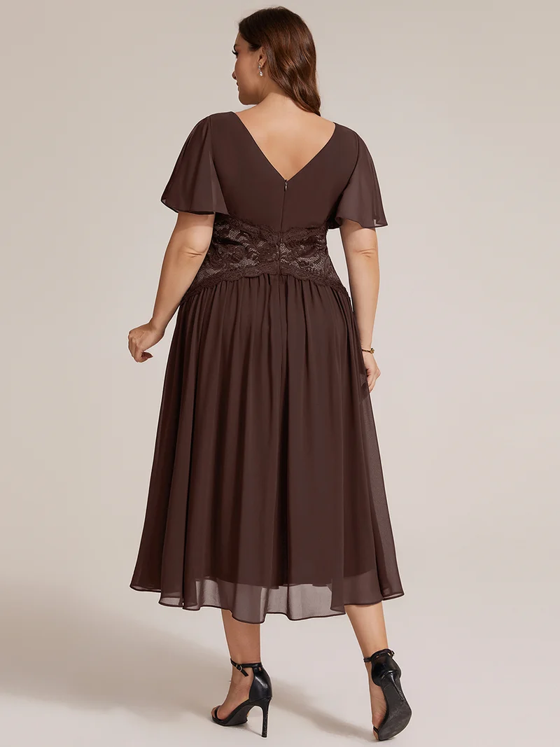 Robe midi en mousseline avec dentelle et manches volantées
