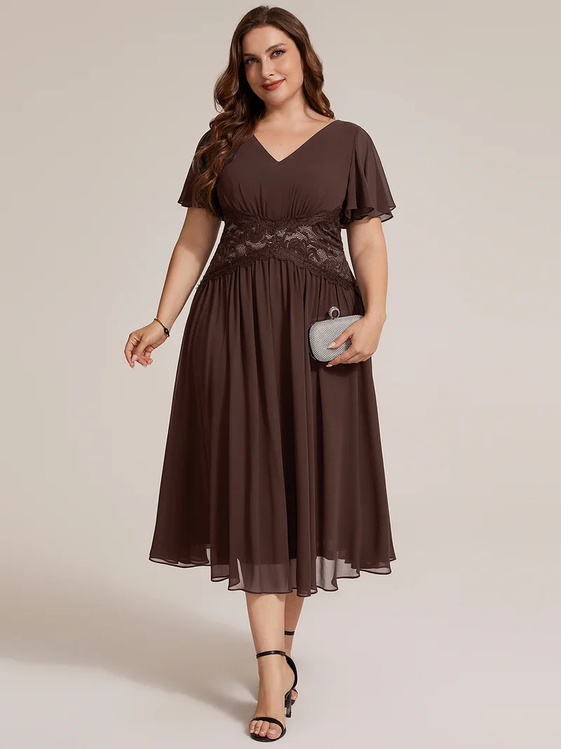 Robe midi en mousseline avec dentelle et manches volantées