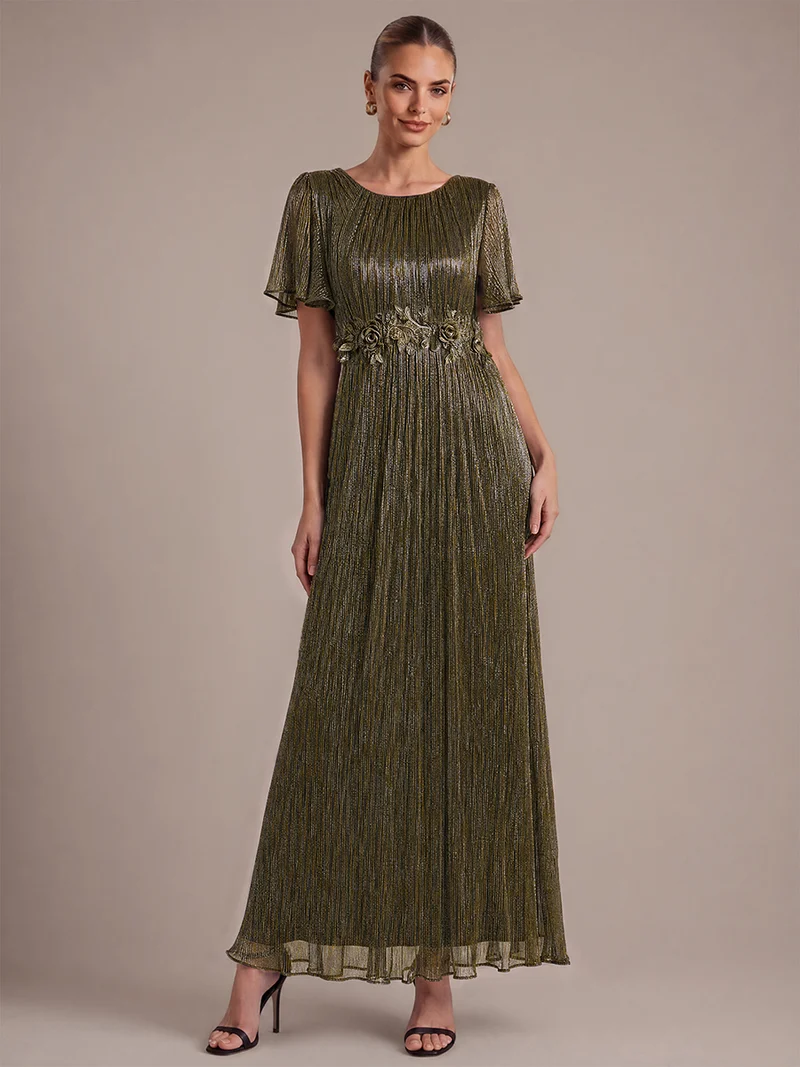 Robe longue en tulle à volants avec appliqué floral et manches courtes
