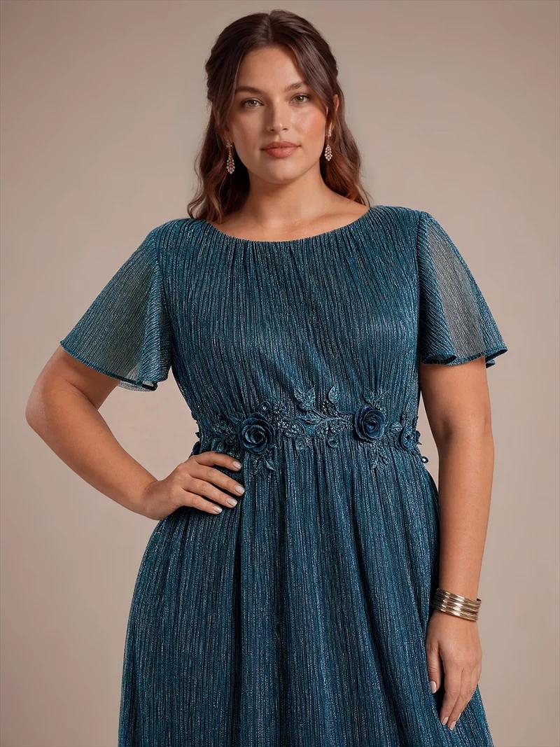 Robe longue en tulle à volants avec appliqué floral et manches courtes