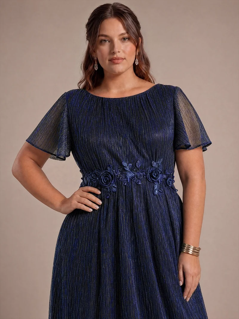 Robe longue en tulle à volants avec appliqué floral et manches courtes