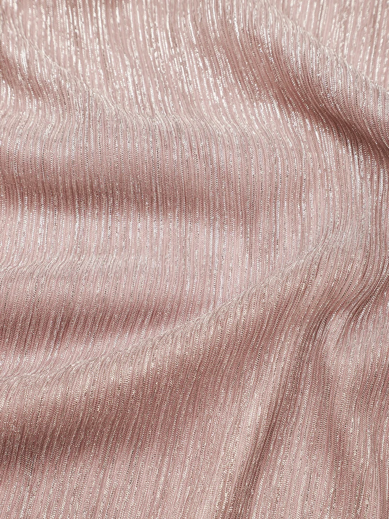 Robe longue en tulle plissée coupe trapèze épaules dénudées