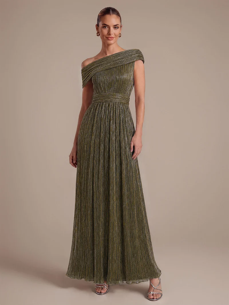 Robe longue en tulle plissée coupe trapèze épaules dénudées