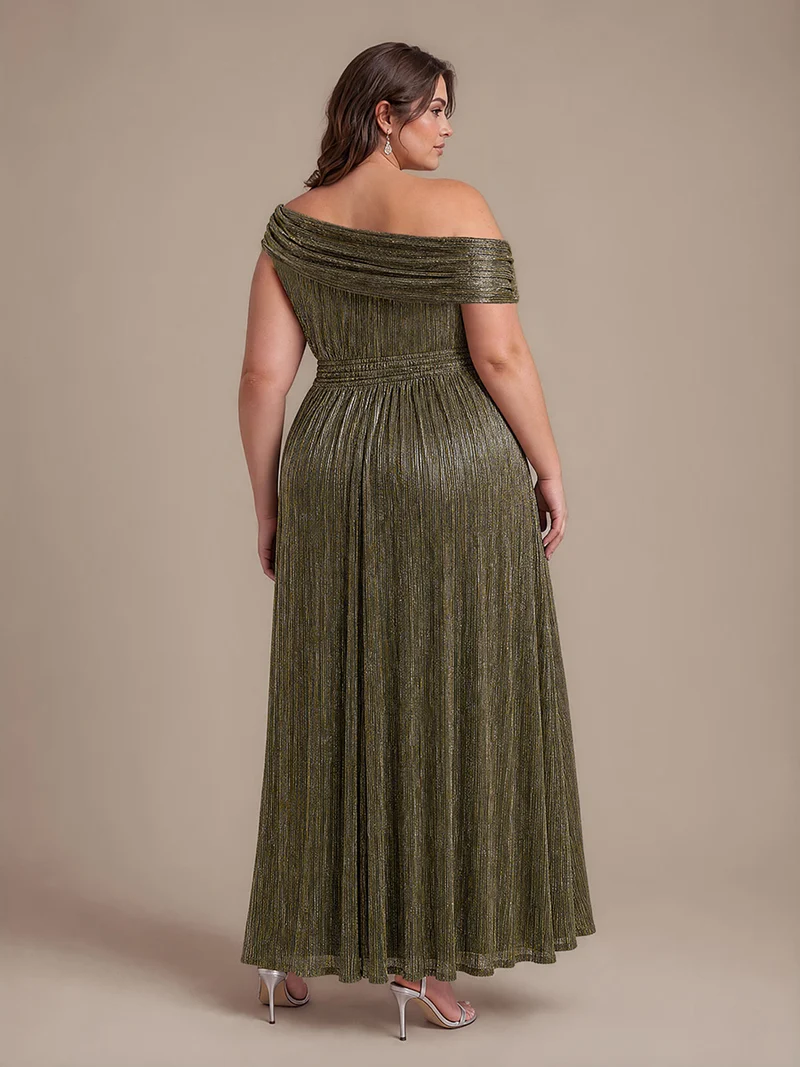 Robe longue en tulle plissée coupe trapèze épaules dénudées