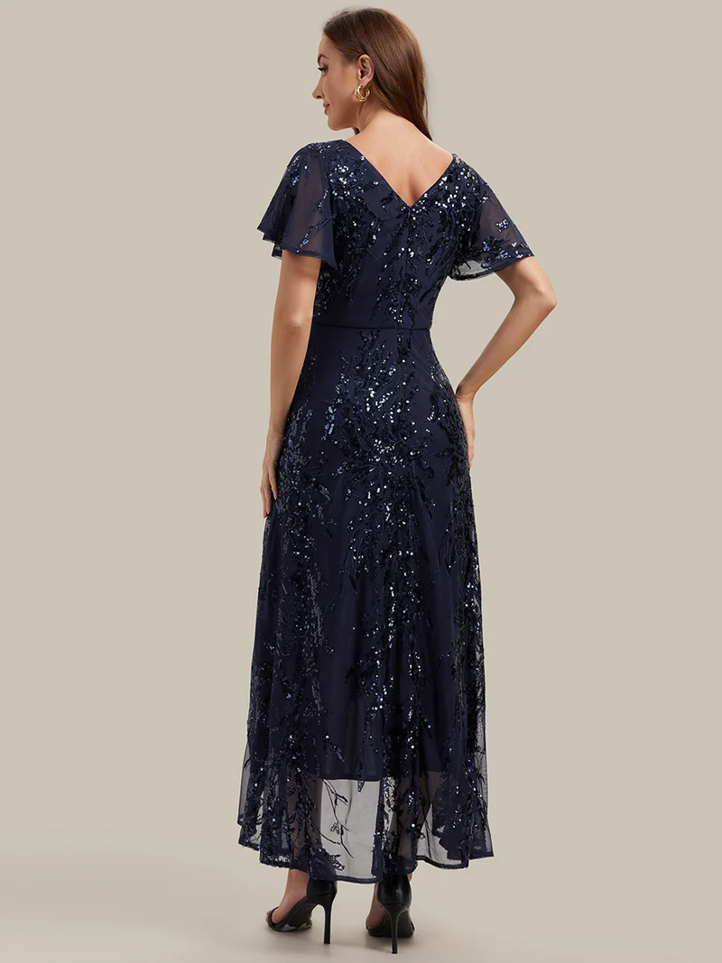 Robe à volants asymétrique à manches papillon en sequins