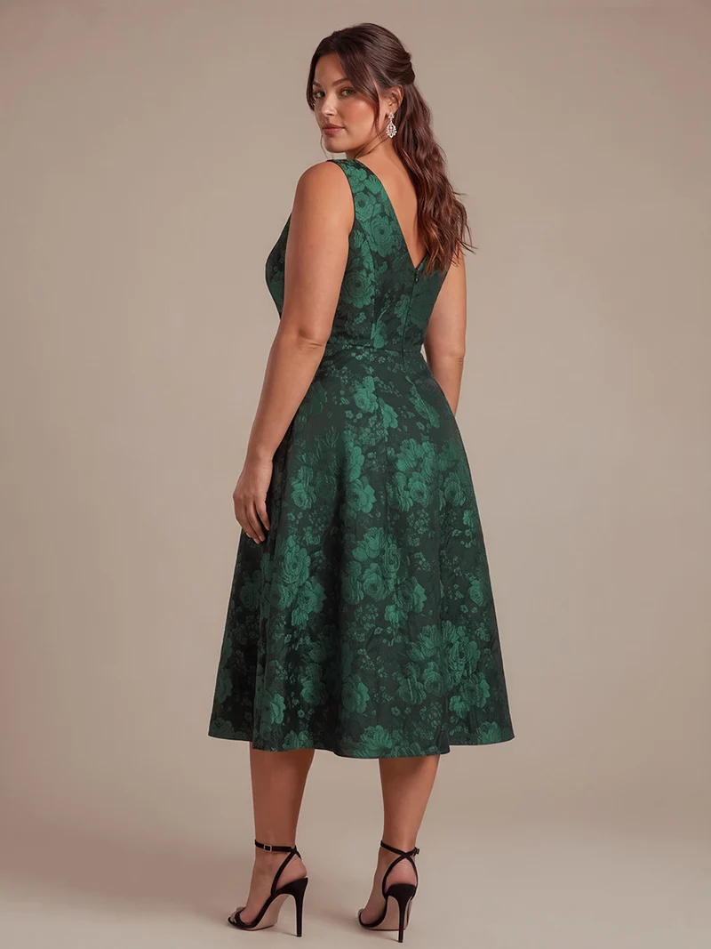 Robe midi A ligne sans manches décolletée en V avec détails imprimés