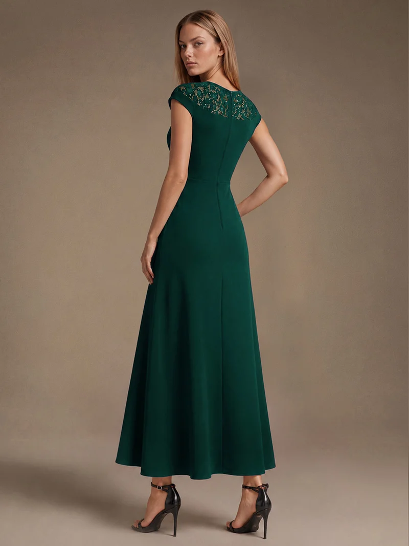 Robe A-Line à sequins avec manches courtes et détails transparents col rond et ourlet asymétrique