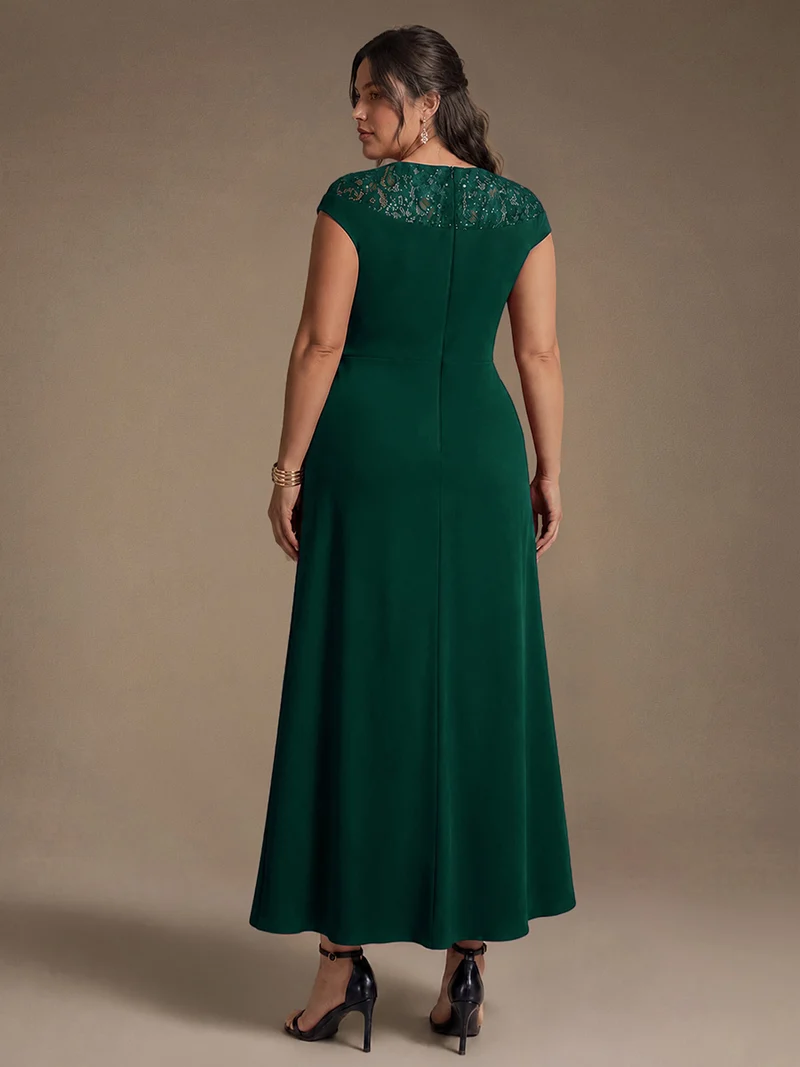 Robe A-Line à sequins avec manches courtes et détails transparents col rond et ourlet asymétrique