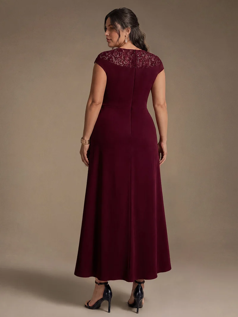 Robe A-Line à sequins avec manches courtes et détails transparents col rond et ourlet asymétrique