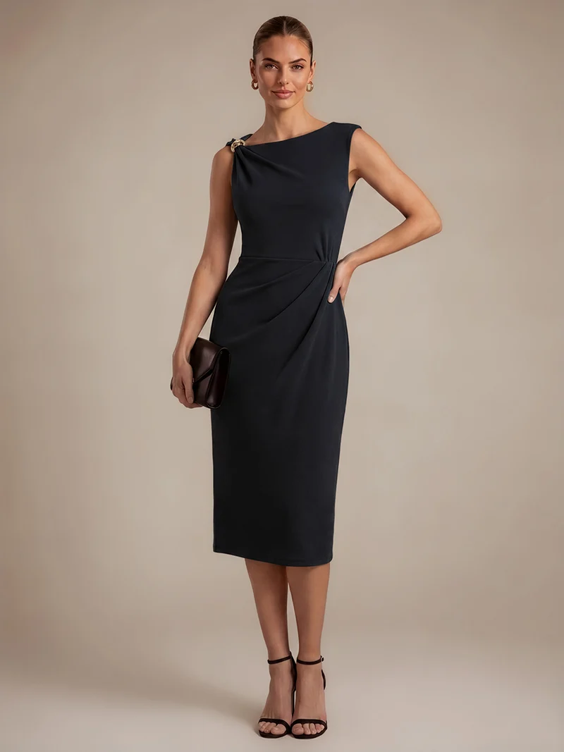 Robe midi ajustée sans manches à encolure asymétrique avec fermeture éclair au dos