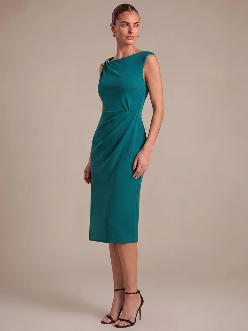 Robe midi ajustée sans manches à encolure asymétrique avec fermeture éclair au dos