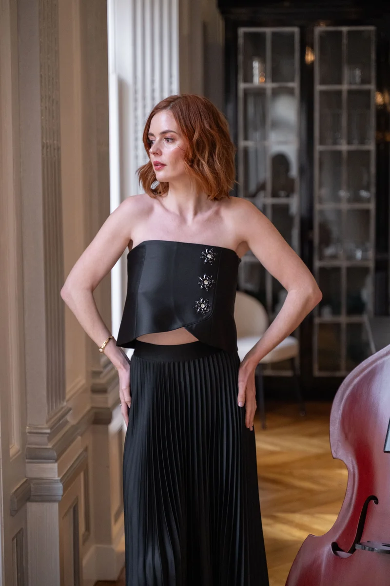 Ensemble Gena noir top et jupe plissée