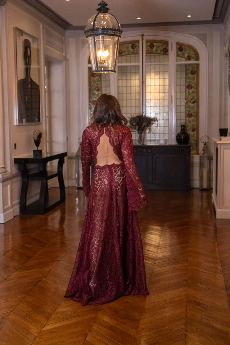 Robe Vivienne bordeaux à dentelle